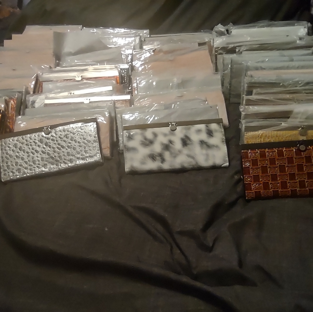 Wallets - Picture 2 of 8